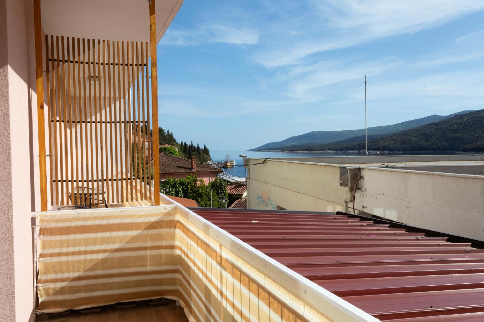 Apartments Galeb Rabac Exterior foto